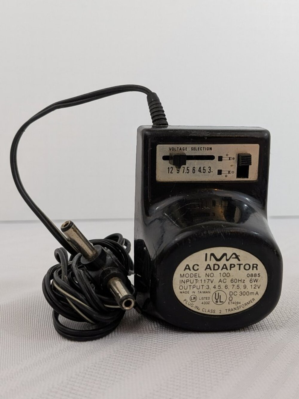 IMA AC Adaptor Adjustable 3V to 12V 60Hz 6W 4 Plugin Adapters Model 100
